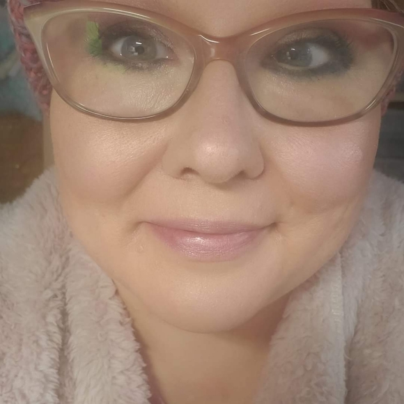 Meet your Posher, Sheri - Picture 2 of 3